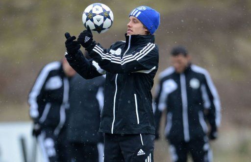 Schalke&#039;s Teemu Pukki warms up during a training session in Gelsenkirchen, western Germany on March 11, 2013