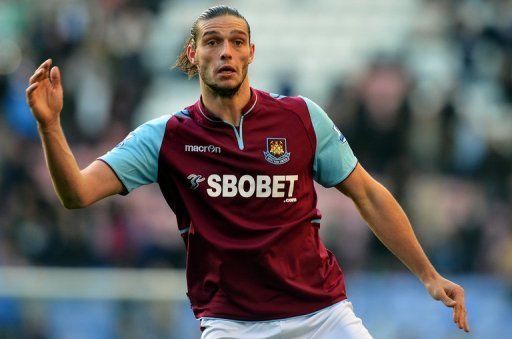 West Ham United&#039;s striker Andy Carroll in action at The DW Stadium in Wigan, north-west England on October 27, 2012