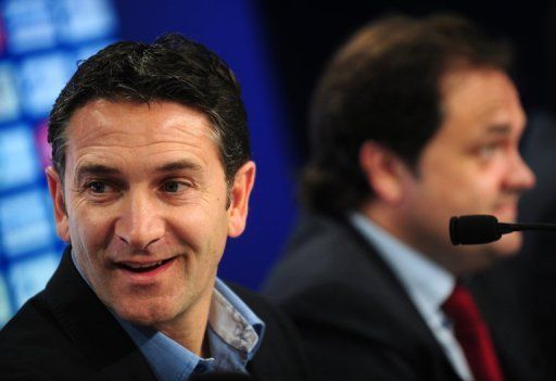 Real Sociedad&#039;s then coach Philippe Montanier (L) gives a press in San Sebastian, northern Spain on June 8, 2011