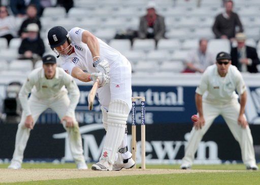 England&#039;s Nick Compton plays a shot during the third day of the second Test against New Zealand on May 26, 2013