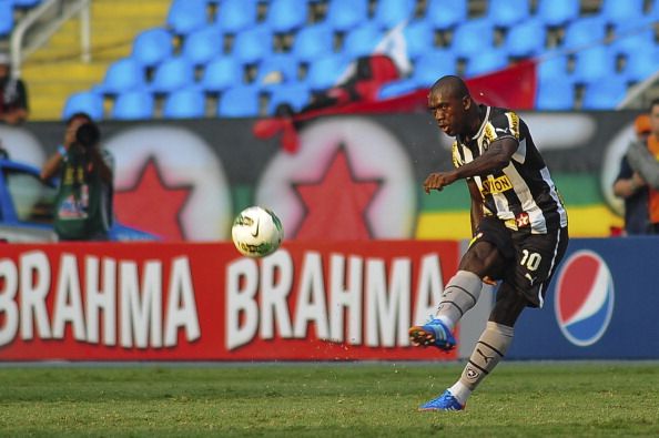 Botafogo v Flamengo - Brazilian Serie A