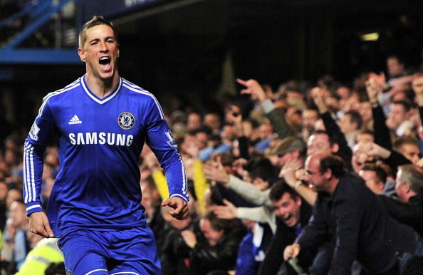 Fernando Torres celebrates scoring the winning goal