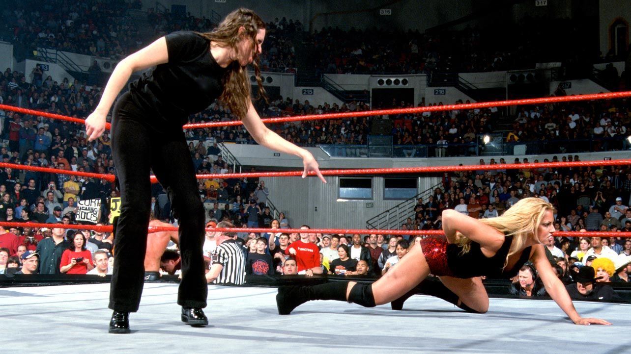 10 Best Diva rivarlies in WWE history