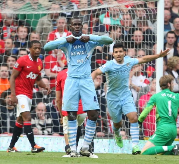 mario balotelli celebrates