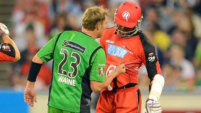 Shane Warne vs. Marlon Samuels &acirc;€“ Melbourne Stars v Melbourne Renegades at Melbourne, Jan 6, 2013