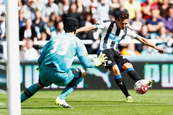 Thauvin Newcastle Arsenal Cech