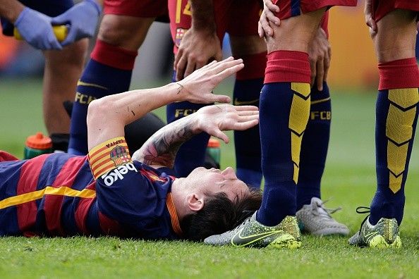Lionel Messi knee injury