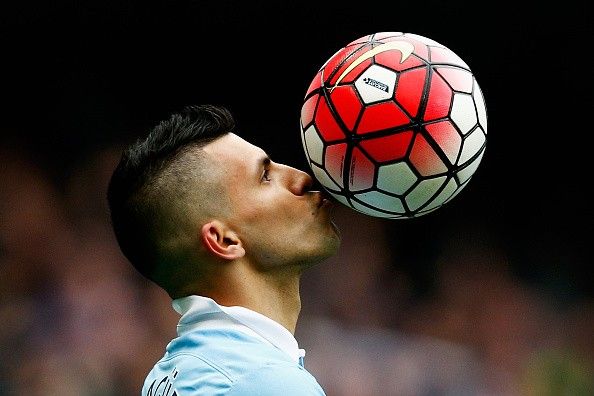 Aguero Ball Manchester City