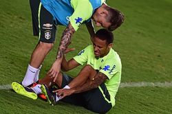 Barcelona star Neymar injured himself in training trying to perform a sombrero