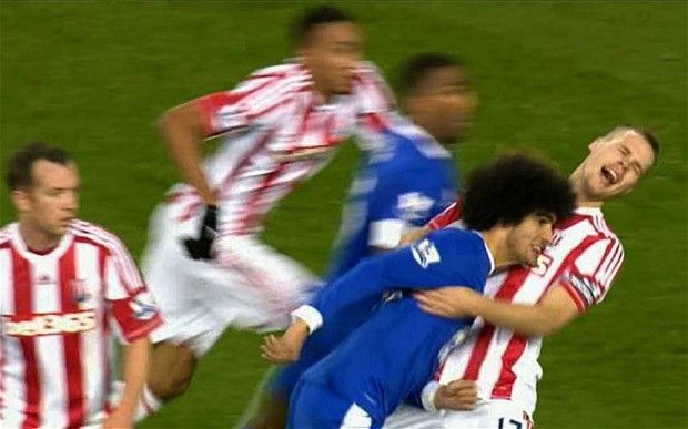 Fellaini headbutt Shawcross