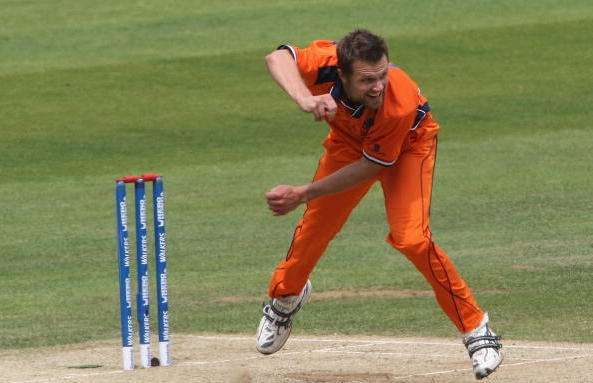 Dirk Nannes playing in Dutch colours