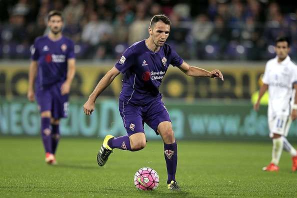 FLORENCE, ITALY - OCTOBER 04: Milan Badelj of ACF Fiorentina in action during the Serie A match between ACF Fiorentina and Atalanta BC at Stadio Artemio Franchi on October 4, 2015 in Florence, Italy.  (Photo by Gabriele Maltinti/Getty Images)