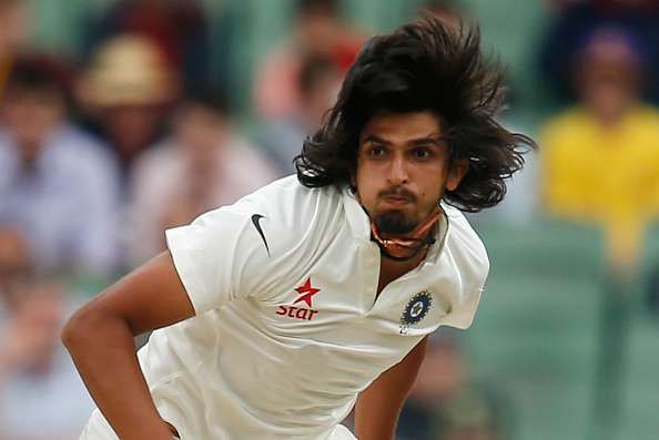 MELBOURNE, AUSTRALIA - DECEMBER 29:  Ishant Sharma of India bowls during day four of the Third Test match between Australia and India at Melbourne Cricket Ground on December 29, 2014 in Melbourne, Australia..  (Photo by Darrian Traynor/Getty Images)