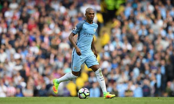 MANCHESTER, ENGLAND - AUGUST 13:  Manchester City player Fernandinho in action during the Premier League match between Manchester City and Sunderland at Etihad Stadium on August 13, 2016 in Manchester, England.  (Photo by Stu Forster/Getty Images)