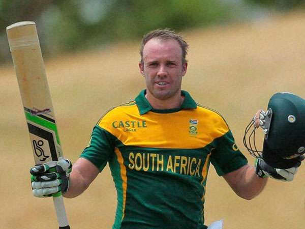 AB De Villiers raising his Kookaburra Kahuna after scoring a century