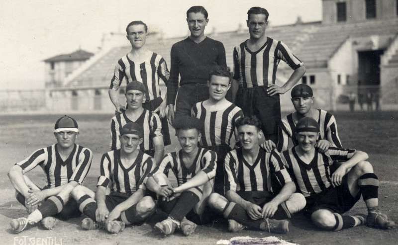 Atlanta squad picture during 1929-1930 season.