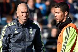 Cristiano Ronaldo is Real Madrid's greatest player and will win a 5th Ballon d'Or award says manager Zinedine Zidane