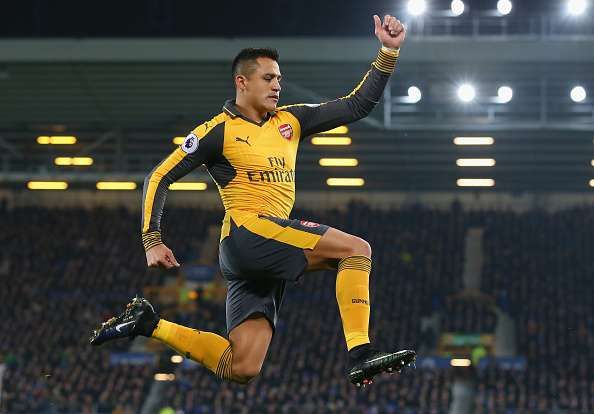 LIVERPOOL, ENGLAND - DECEMBER 13:  Alexis Sanchez of Arsenal celebrates after scoring the opening goal during the Premier League match between Everton and Arsenal at Goodison Park on December 13, 2016 in Liverpool, England.  (Photo by Alex Livesey/Getty Images)