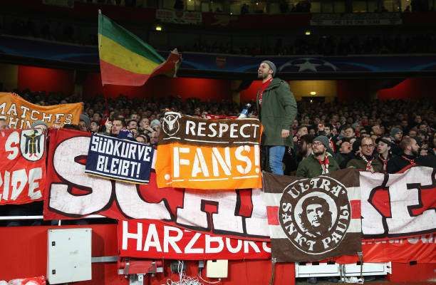 LONDON, ENGLAND - MARCH 07:  FC Bayern Muenchen fans sing during the UEFA Champions League Round of 16 second leg match between Arsenal FC and FC Bayern Muenchen at Emirates Stadium on March 7, 2017 in London, United Kingdom.  (Photo by Clive Mason/Getty Images)