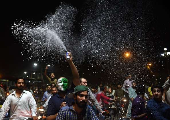 Pakistan fans celebrate