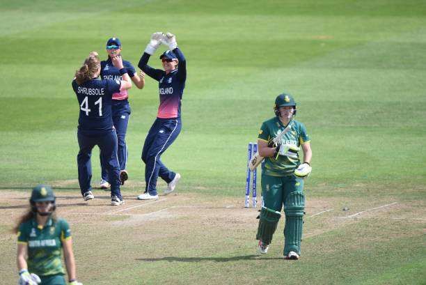 Lizelle Leeâs early dismissal put South Africa on the back foot