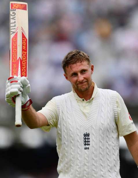 LONDON, ENGLAND - JULY 06:  Joe Root of England acknowledges the crowd as he leaves the field at the close of play during day one of the 1st Investec Test Match between England and South Africa at Lord's Cricket Ground on July 6, 2017 in London, England. (Photo by Dan Mullan/Getty Images)