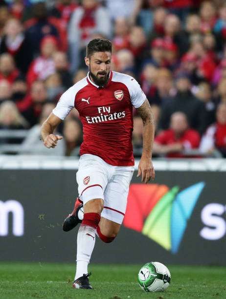 SYDNEY, AUSTRALIA - JULY 15:  Olivier Giroud of Arsenal controls the ball during the match between the Western Sydney Wanderers and Arsenal FC at ANZ Stadium on July 15, 2017 in Sydney, Australia.  (Photo by Matt King/Getty Images)