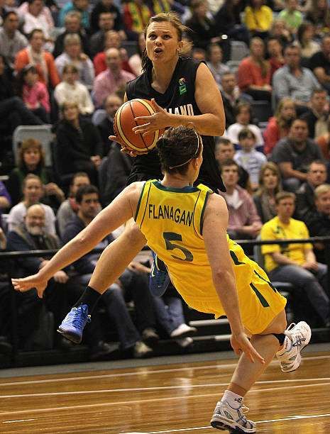 MELBOURNE, AUSTRALIA - SEPTEMBER 07:  Suzie Bates of New Zealand collides with Rachael Flanagan of Australia during the first match between the Australian Opals and the New Zealand Tall Ferns at State Netball Hockey Centre on September 7, 2011 in Melbourne, Australia.  (Photo by Hamish Blair/Getty Images)