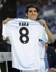 Chelsea is targetting Kaka knowing that the star player is not very happy under the shadow of Cristiano Ronaldo